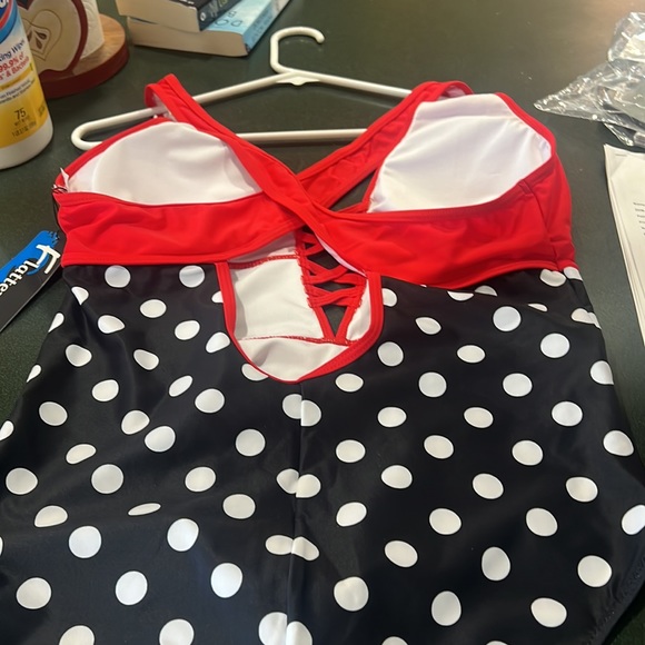 Swimsuit - Picture 2 of 4